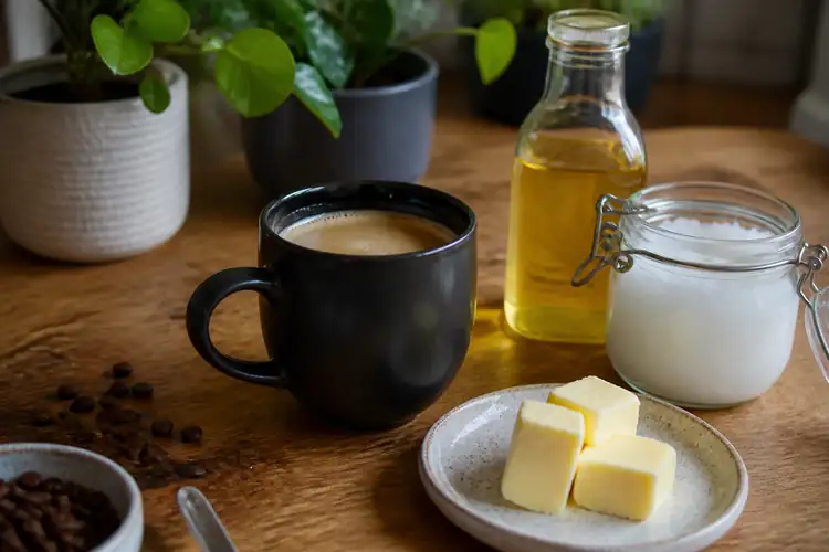 Boter & MCT-olie in Koffie: De Kern van Bulletproof Koffie Thuis (38 artikelen)